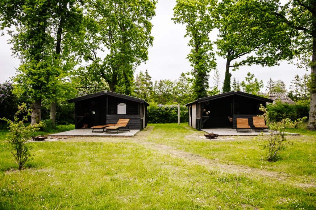 Wil je bijzonder overnachten in Denemarken en op luxe wijze kennismaken met het campingleven? Boek dan een overnachting bij Falsled Strand Camping, op het eiland Funen