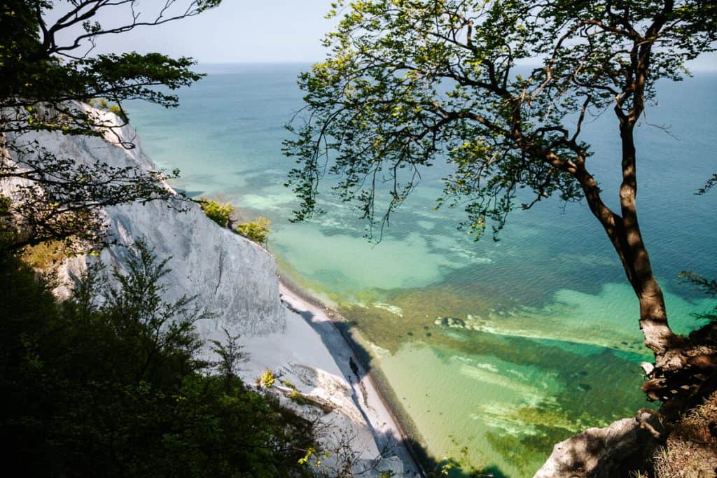 One of the best things to do in Denmark is to visit Møns Klint. These imposing cliffs, formed 70 million years ago, are located on the east coast of the island of Mon in Denmark, 1.5 hours away from Copenhagen.