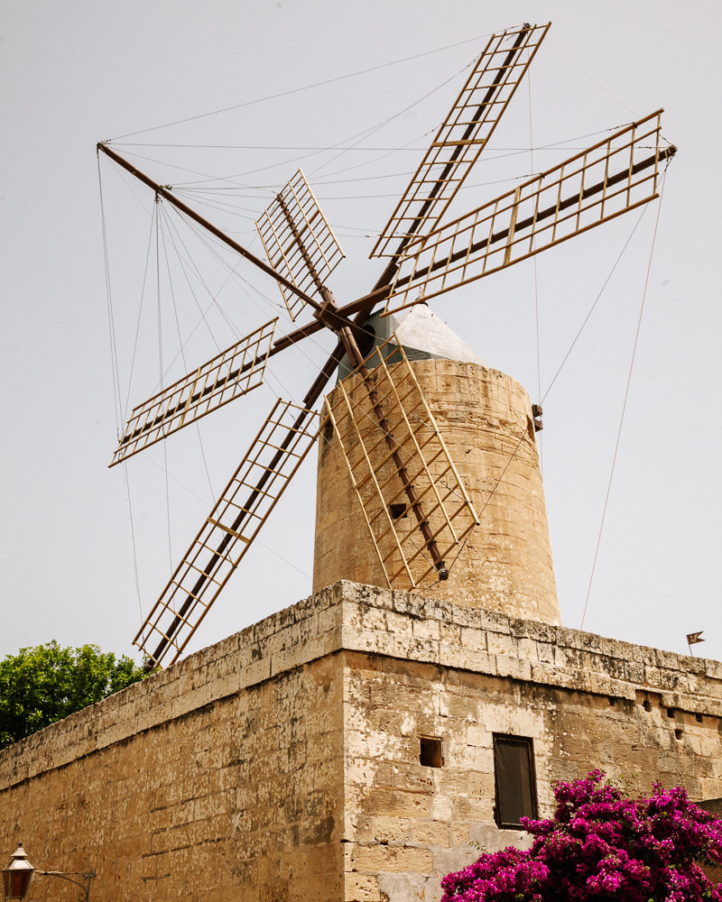 Een van de bezienswaardigheden rondom het dorpje Xaghra op Gozo is de Ta’ Kola molen.