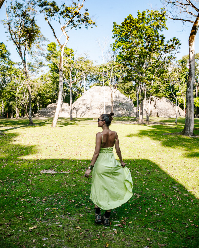 Cahal Pech, een van de oudste Maya-sites van Belize, is een van de bezienswaardigheden die lopend al binnen tien minuten vanaf San Ignacio centrum te bereiken is.