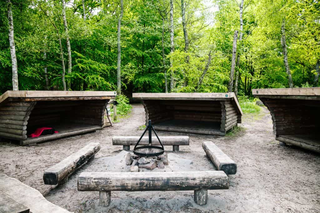 A shelter is a place to sleep in the middle of nature, one of the best things to do in Fyn in Denmark.