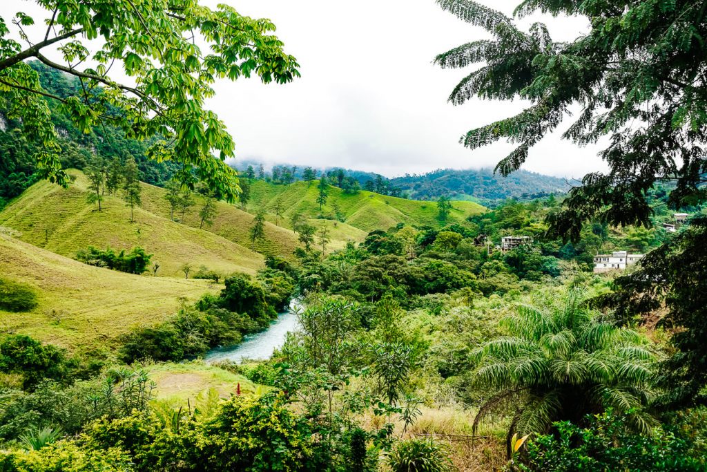 Zephyr Lanquin lodge