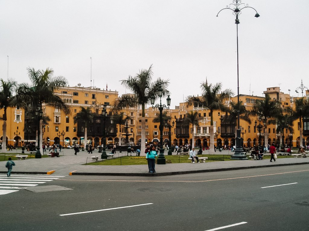 Als je voor de eerste keer in Lima in Peru bent, is het de moeite waard om het koloniale centrum en haar bezienswaardigheden te verkennen.