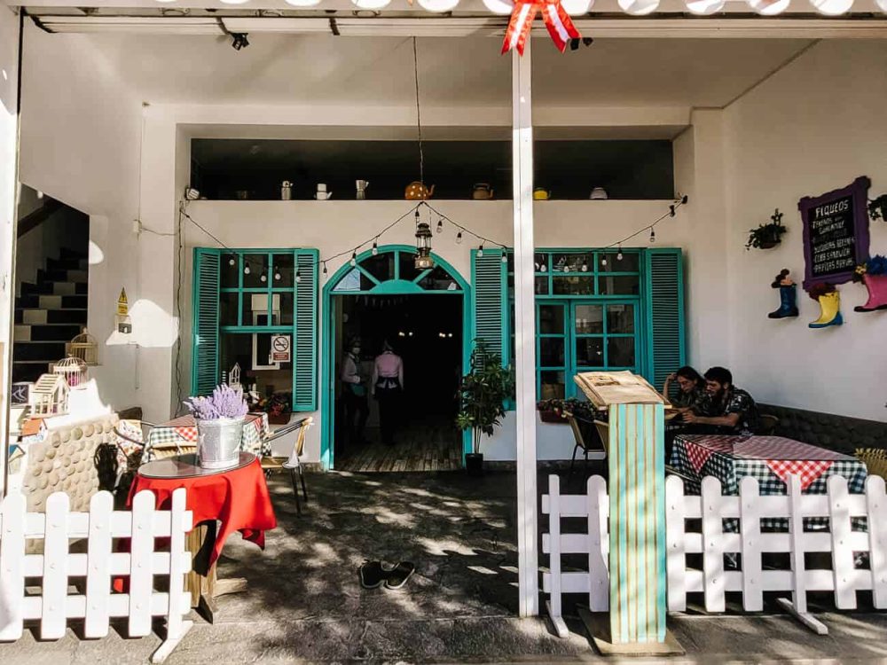 Around calle and plaza Bolognesi you will find some of my favorite restaurant spots that I have been visiting for years: La Encontada, Mamashana (good vegetarian dishes) and El Portón.