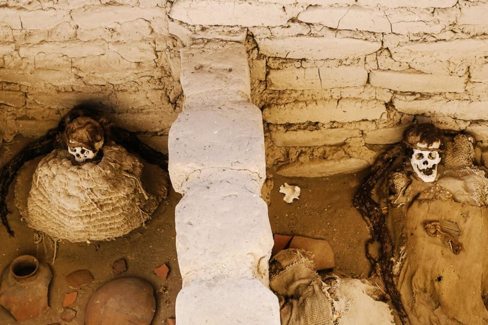 Chauchilla cemetery is located on a large expanse of sand in the middle of the desert. It is one of the unique things to do in Nazca Peru.