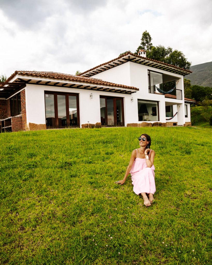 deborah in front of Hichatana & Zuetana in Villa de Leyva