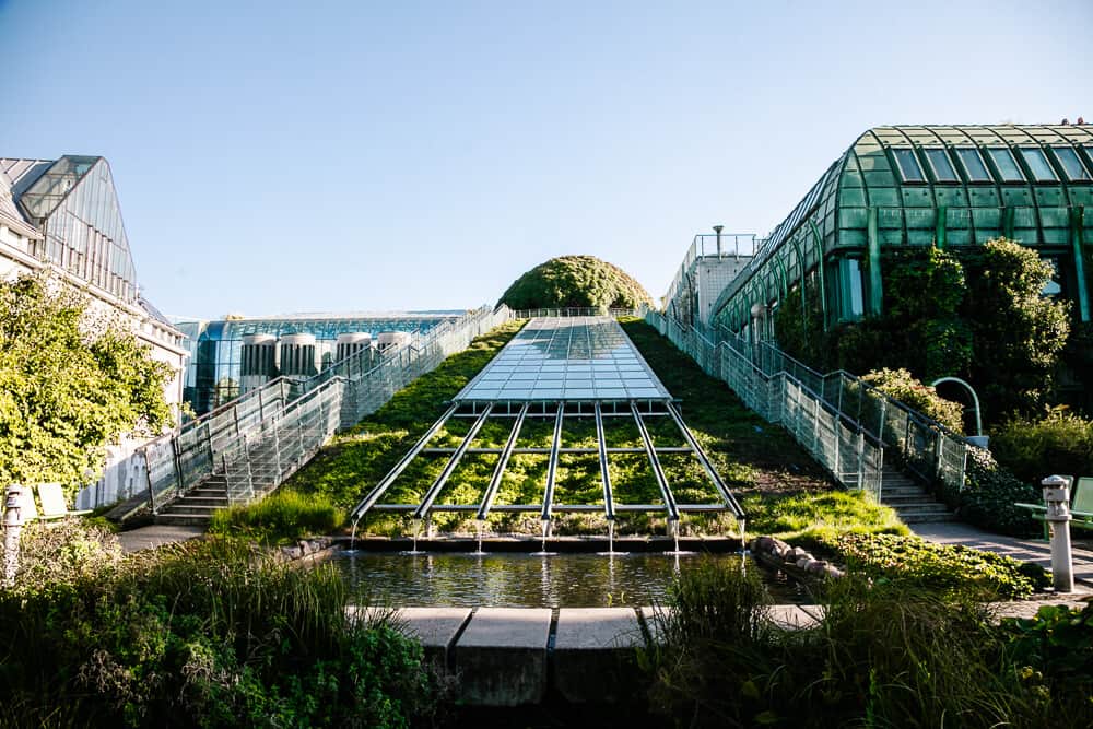 One of the scenic things to do in Warsaw Poland is to visit the roof terrace of the National Library. This is because of the remarkable architecture, the greenery and the view over the city.