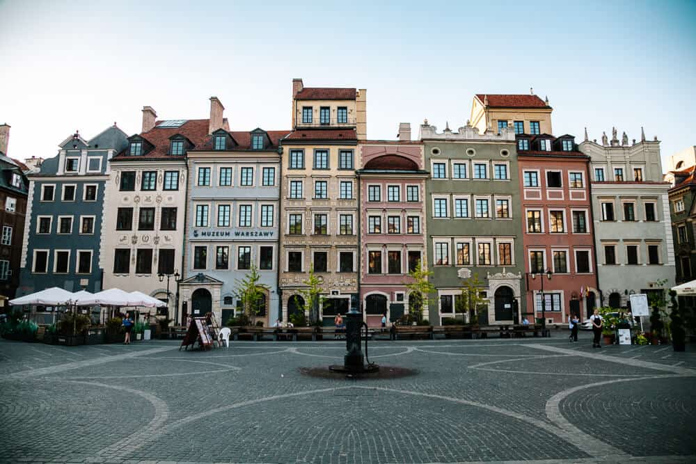 It is nice to stroll through the old center of Warsaw Poland and discover its things to do.