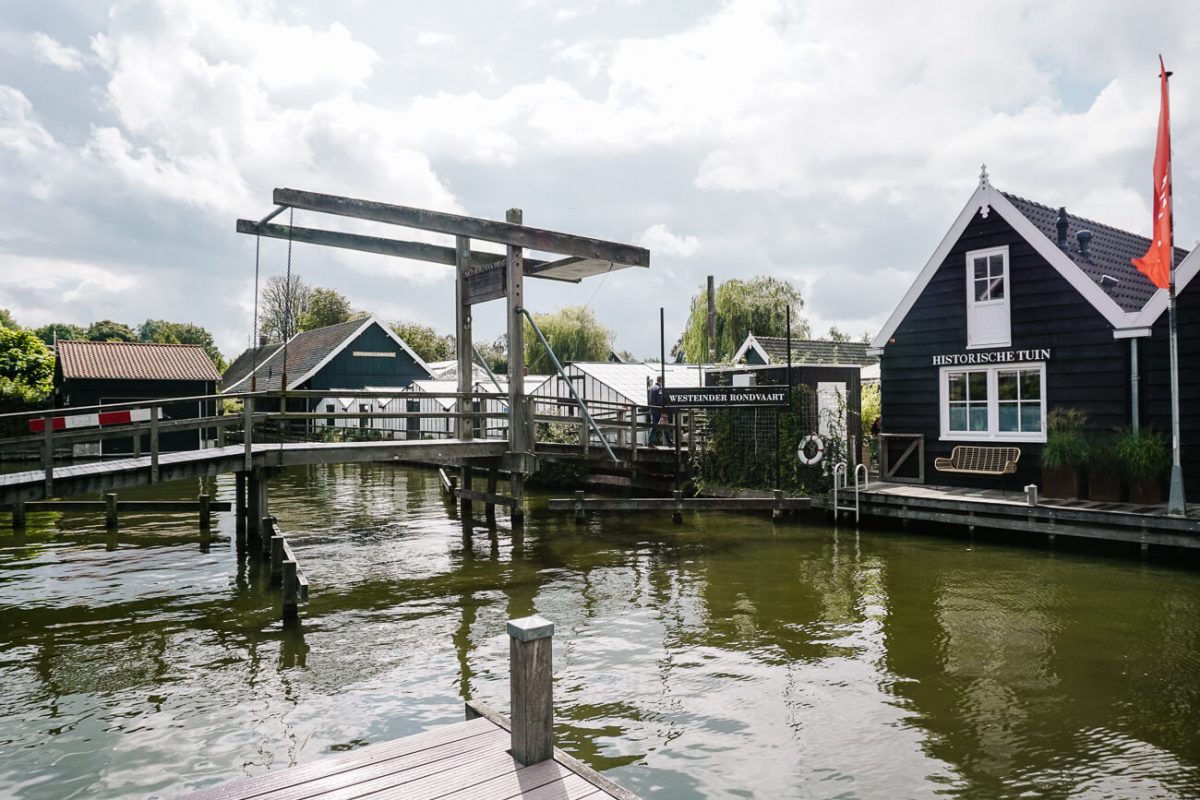 The historical garden of Aalsmeer is a living open-air garden museum.