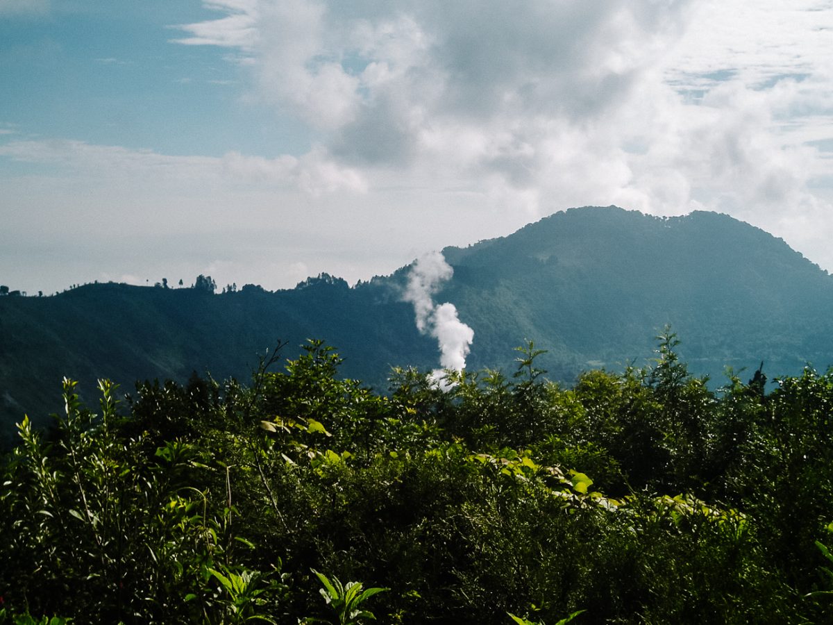 One of the things to do in Antigua Guatemala is to hike to the Pacaya volcano, wich can be done in one morning or afternoon.