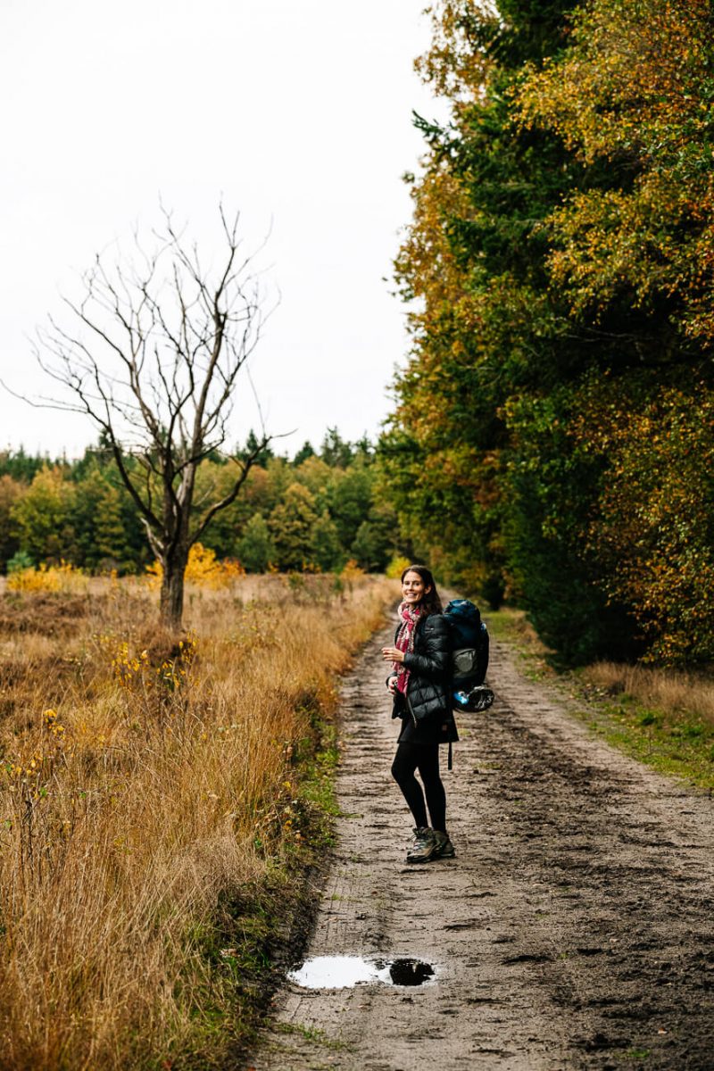 Deborah tijdens Cabiner trekking in Drenthe