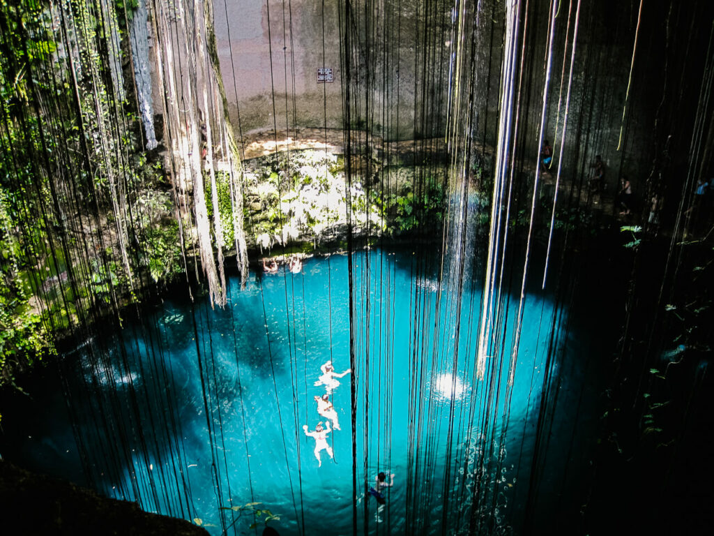 Cenote Ik Kil.