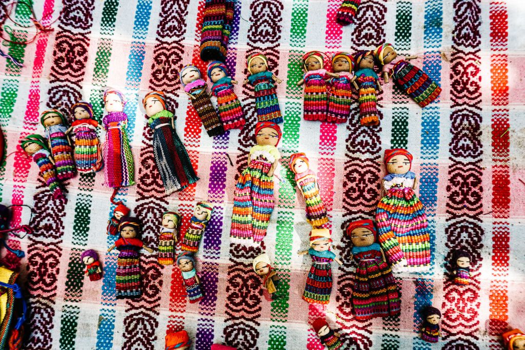 Volg een workshop worry dolls  rondom Antigua - een van de culturele Guatemala bezienswaardigheden & activiteiten.