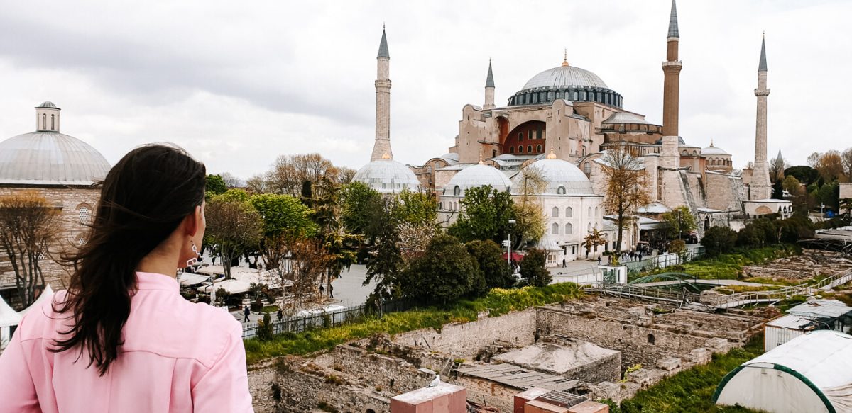 In Istanbul kun je heerlijk eten en drinken. Ontdek mijn tips voor de beste en leukste restaurants in Istanbul.