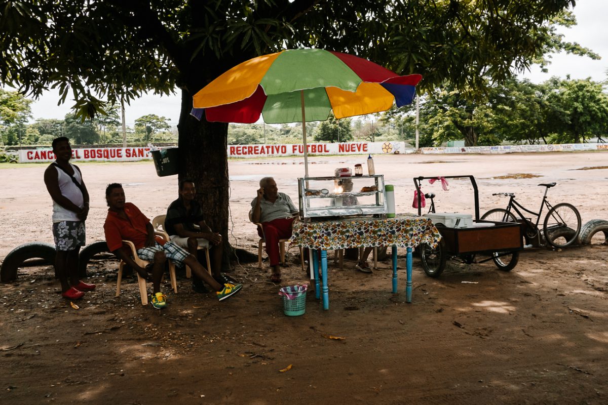 People at the boulevard of Santa Cruz de Mompox Colombia.