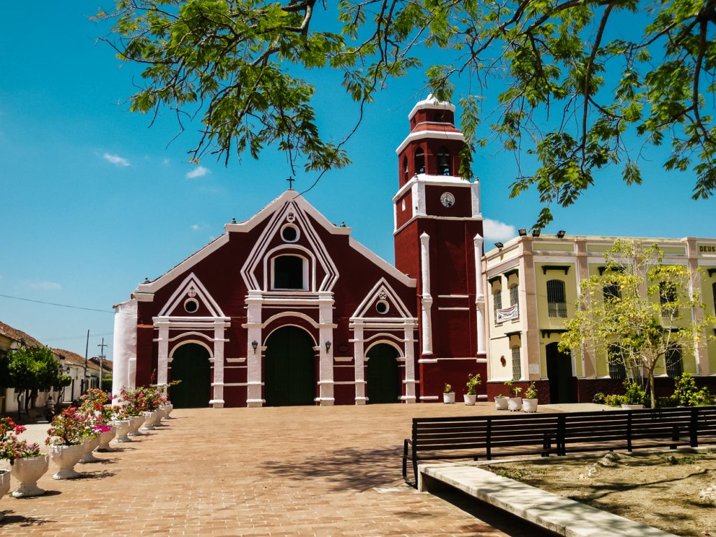 Rode kerk in Mompox.