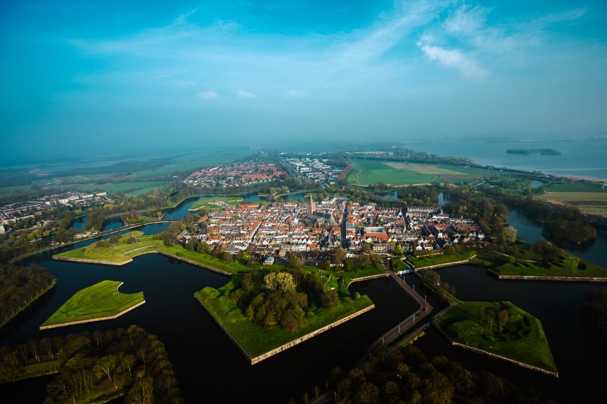 Places to visit near Amsterdam | Discover castles, gardens and lakes!