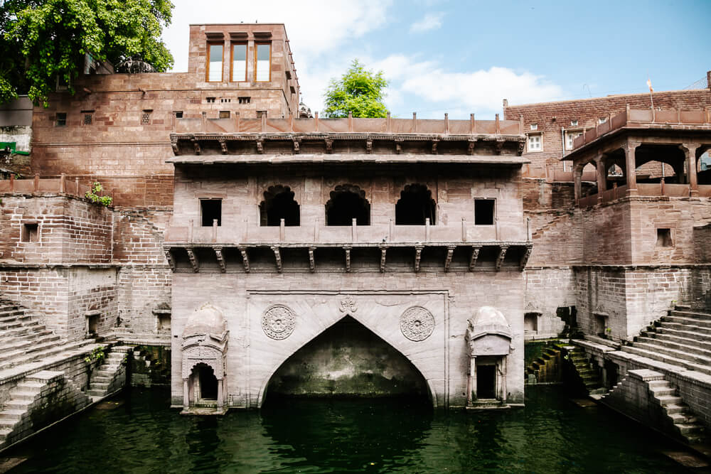 In Jodhpur India, there is a stepwell located in the middle of the city: Toorji Ka Jhalra.