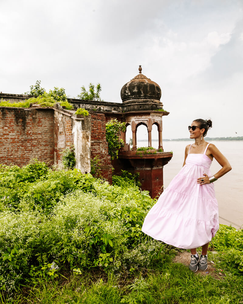 Ontdek mijn uitgebreide gids voor Varanasi India met tips voor bezienswaardigheden, tours, hotels, beste reistijd en vervoer.