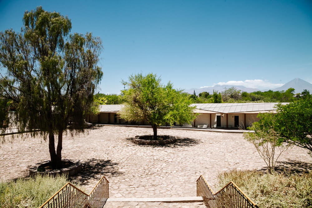 Explora Atacama lodge ligt in San Pedro de Atacama, een dorpje in het noorden van Chili, op een paar blokken lopen van de hoofdstraat. 