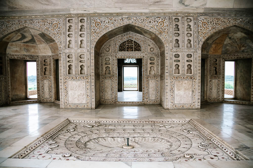 Highlights of the Red Fort include the Khaas Mahal - the White Palace and the Sheesh Mahal - the Palace of Mirrors, both impressive buildings because of their detailed decorations.