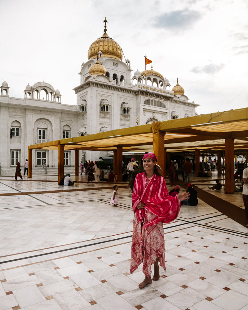 De Gurudwara Bangla Sahib is een van de belangrijkste sikh tempels in New Delhi en mag je niet missen tijdens je bezoek.