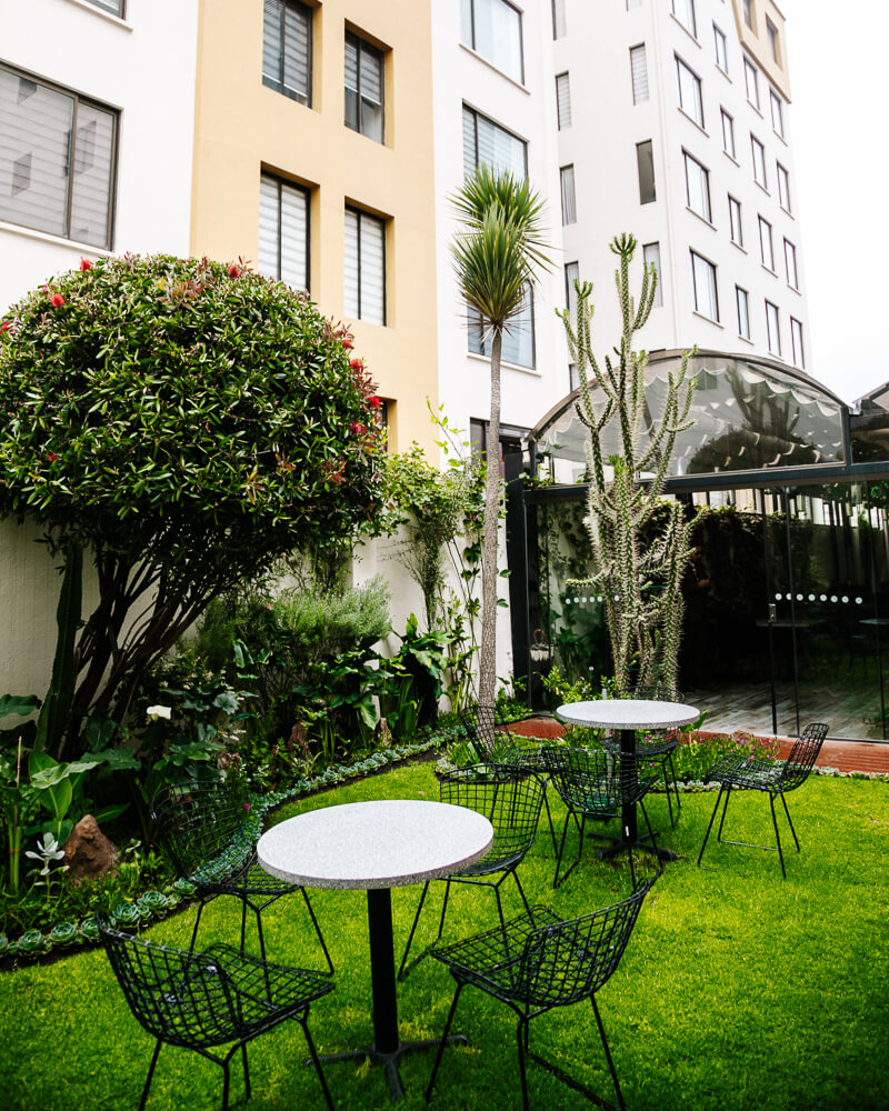 Patio in Hotel Mitru Sur.