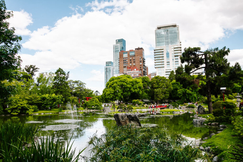 De Jardín Japonés is een grote Japanse tuin, in de wijk Palermo.