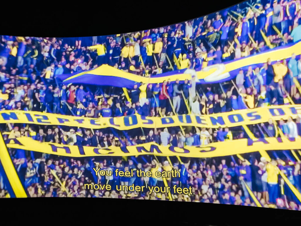 Een rondleiding door het stadion van Boca Juniors, la Bombonera, is een van de meest populaire bezienswaardigheden in Buenos Aires, waar je de passie voor Argentijns voetbal kunt ervaren.