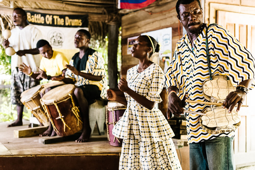 Als je in Hopkins in Belize bent, wil je zeker kennis maken met de trotse Garifuna’s, een Caribisch volk dat afstamt van Afrikaanse slaven uit de 17e eeuw. 