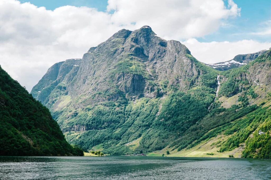 Vanuit Bergen in Noorwegen kun je talloze boottochten in de omgeving maken.