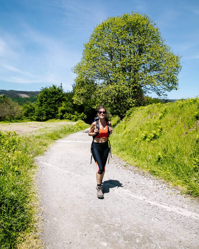 Tijdens de Camino de Santiago loop je gemiddeld zo een 24 kilometer per dag dus wandelen moet je leuk vinden en je hebt een goede basisconditie nodig.