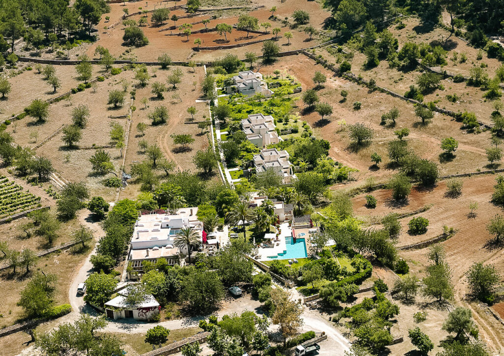 drone shot vanuit lucht Boutique Hotel - Can Lluc Agroturismo Ibiza