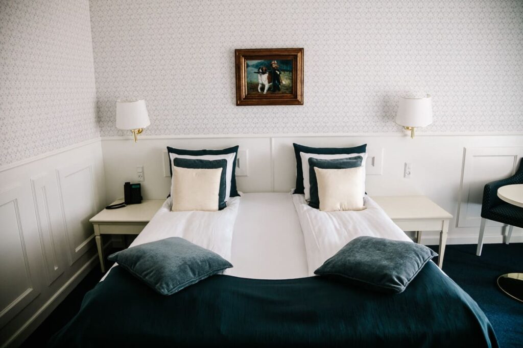 Kamer in Hotel Kirstine, een historisch pand gelegen in het hart van de stad Næstved Seeland Denemarken.