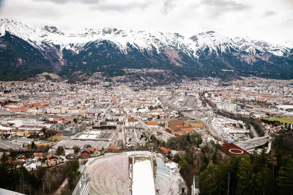 Uitzicht vanaf de Bergisel Skischans op Innsbruck.