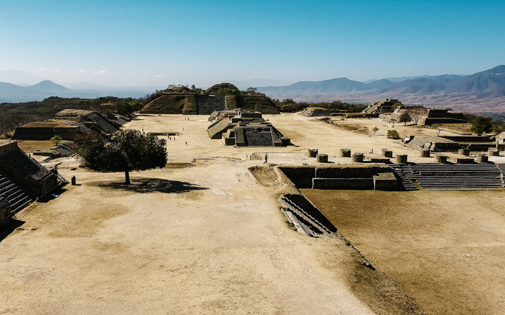 Uitzicht op Monte Albán - archeologische site, nabij Oaxaca.