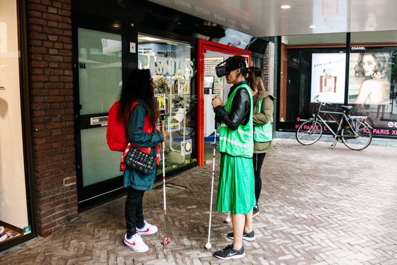 Wat te doen in Nijmegen - Tijdens de ribbelroute van het MuZIEum in Nijmegen, kun je op bijzondere wijze ervaren hoe het is om blind of slechtziend te zijn. 