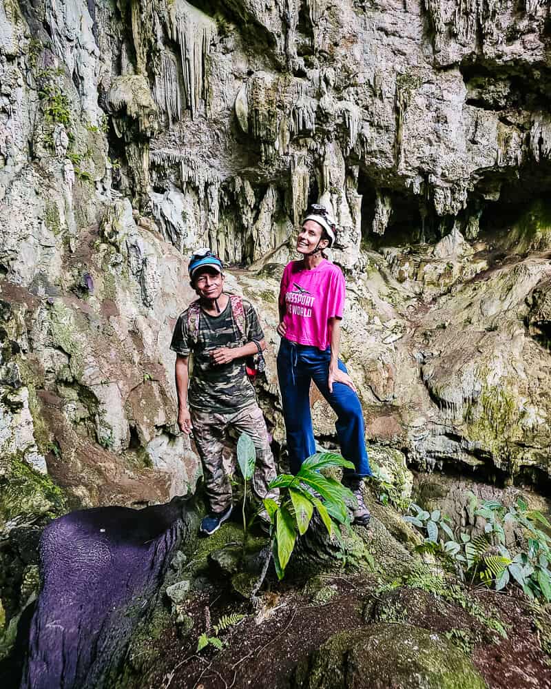 Een van de hoogtepunten en activiteiten die je wat mij betreft niet mag missen tijdens een bezoek aan The Rainforest Lodge in Belize is een bezoek aan de Sleeping Giant Cave, een voormalige ceremoniële grot van de Maya’s.