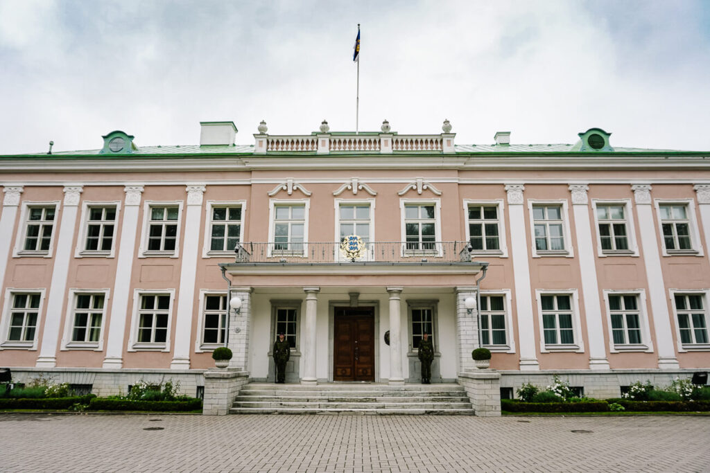 Het presidentiële paleis in het Kadriorg district in Tallinn Estland