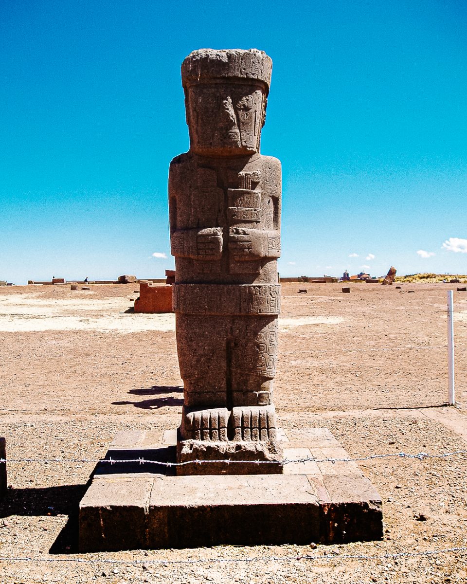 monoliths Tiahuanaco