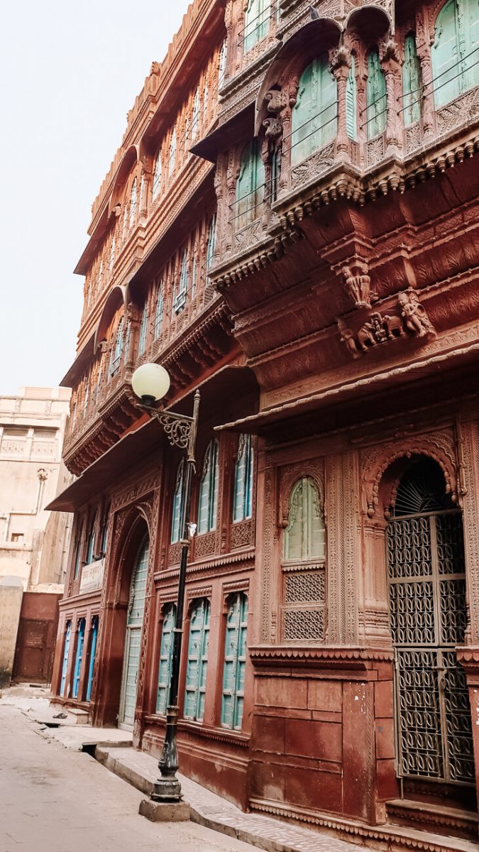 In Bikaner vind je misschien wel de mooiste haveli’s van Rajasthan in India.