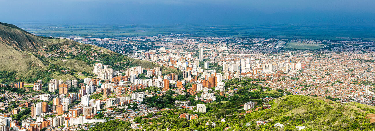 Calí is Colombia's third city, after Bogotá and Medellín. 