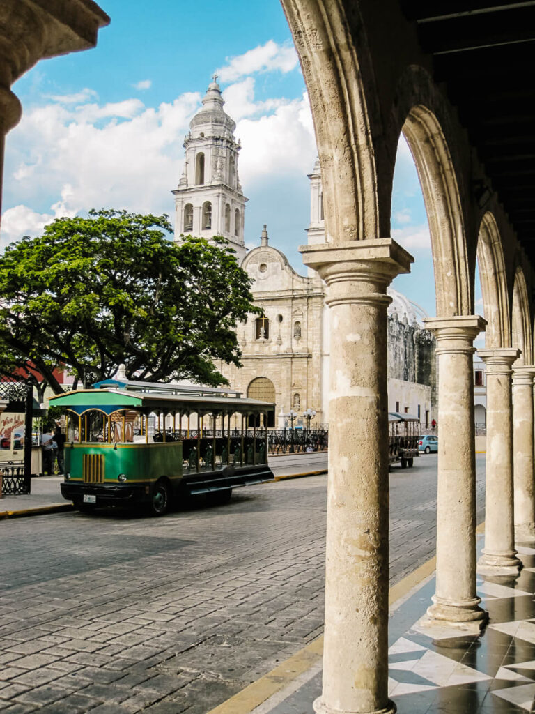 Het centrale plein van Campeche  in Mexico.