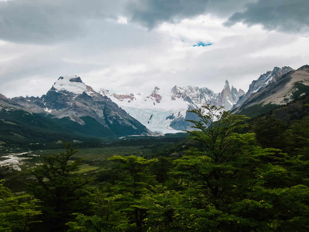 Uitzicht tijdens wandeling naar Laguna Torre.