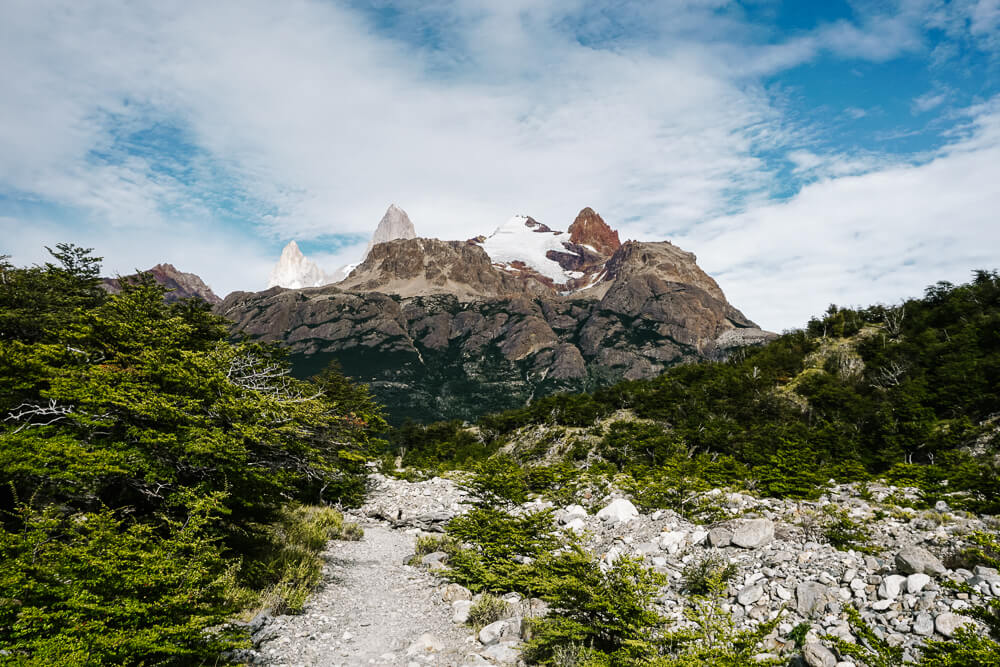 El Chaltén kun je het beste bezoeken in de Argentijnse lente en zomer, tussen tussen november tot en met februari.