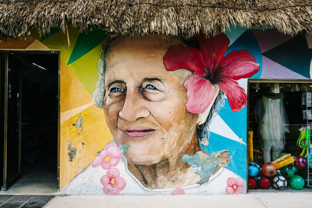 Street art op het strand van Isla de Holbox.