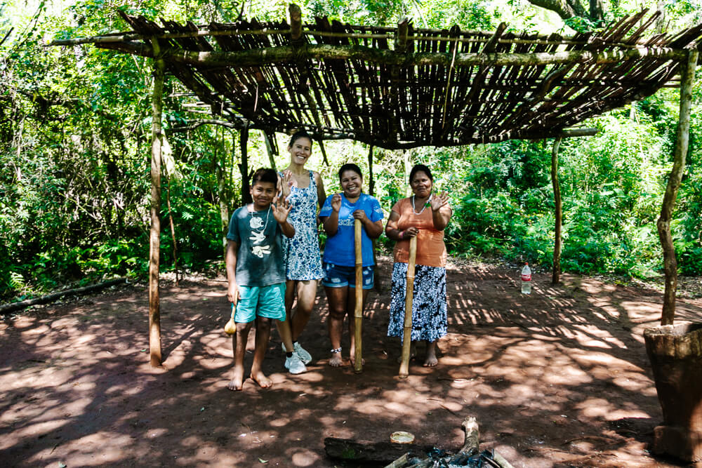 In Iguazu is het interessant om een bezoek te brengen aan een Guaraní community.  