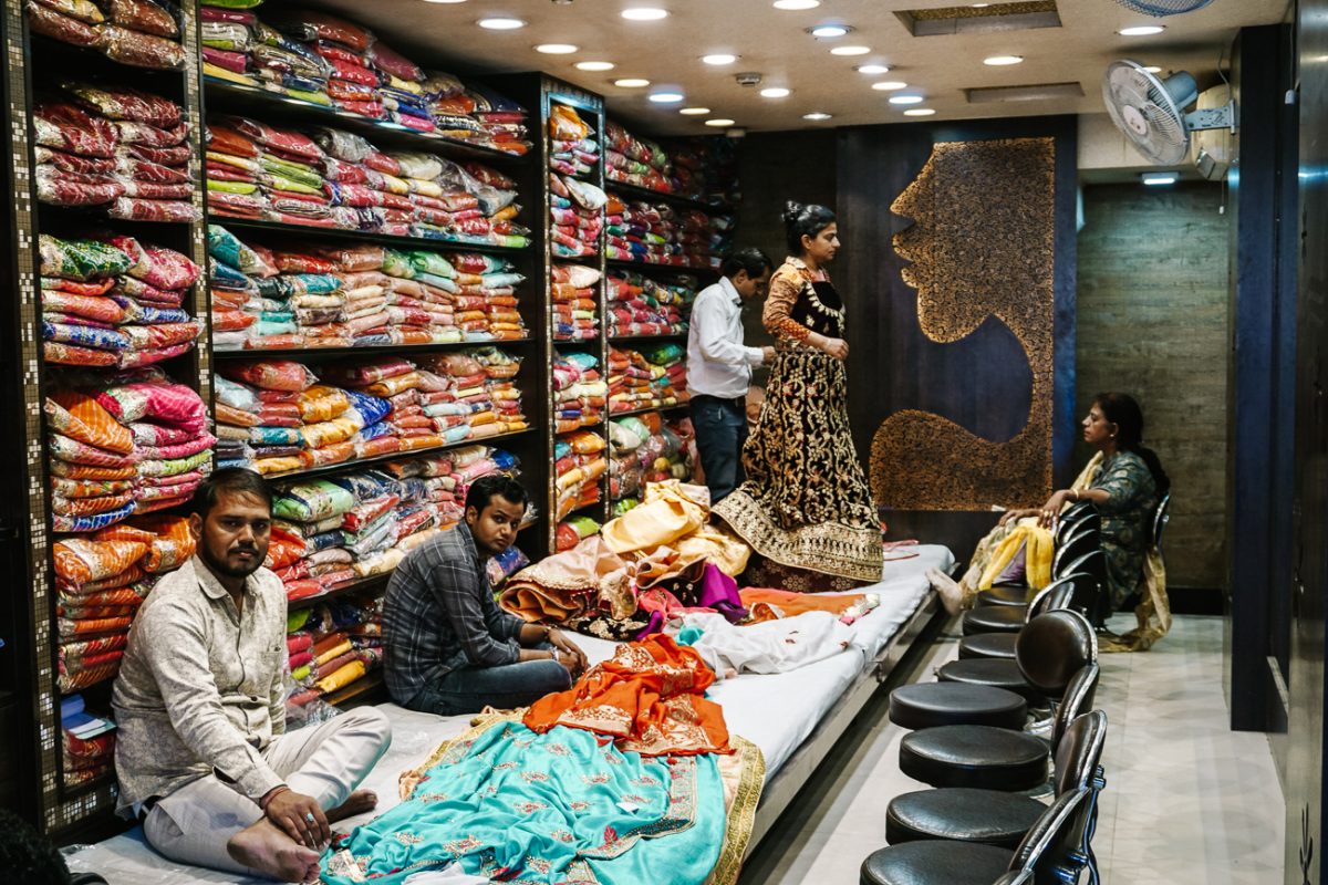 One of the best things to do in Jaipur is to stroll along the countless bazaar and do some serious shopping.