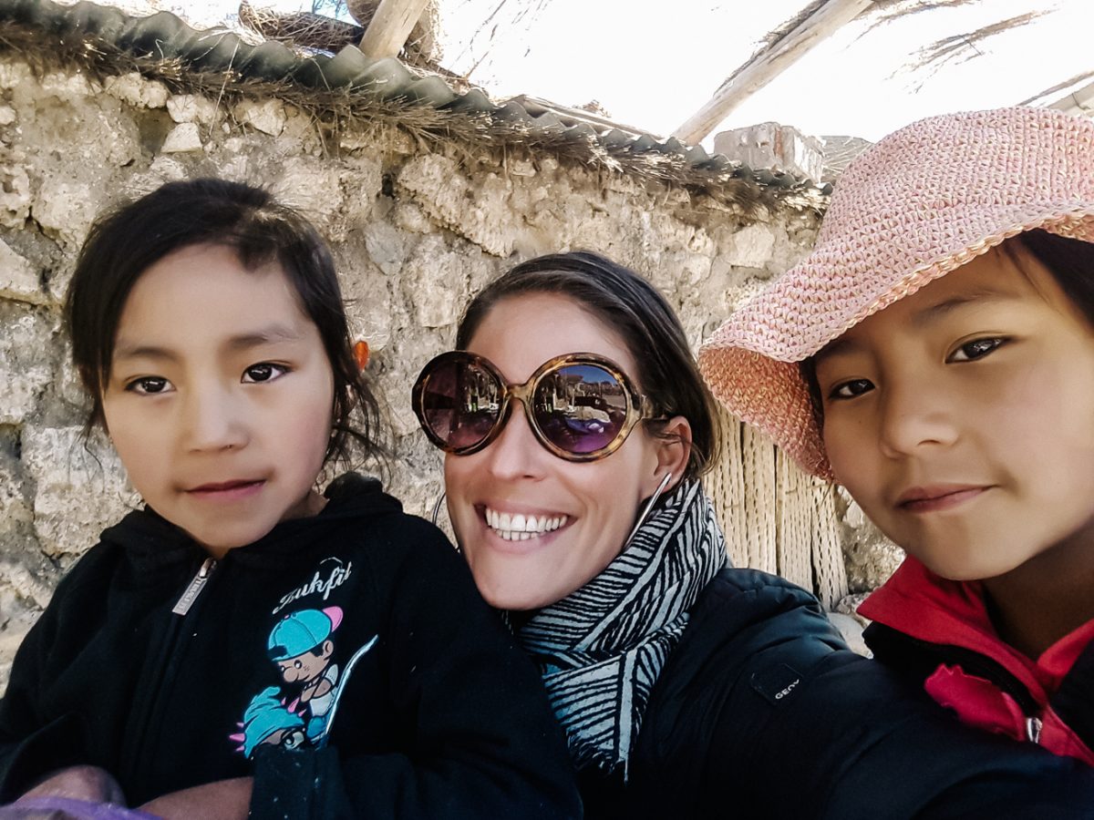 Children at Isla Incahuasi.