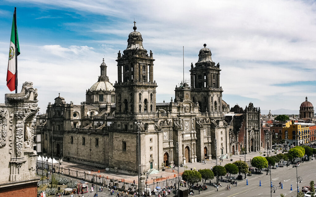 Uitzicht op de kathedraal in Mexico City.